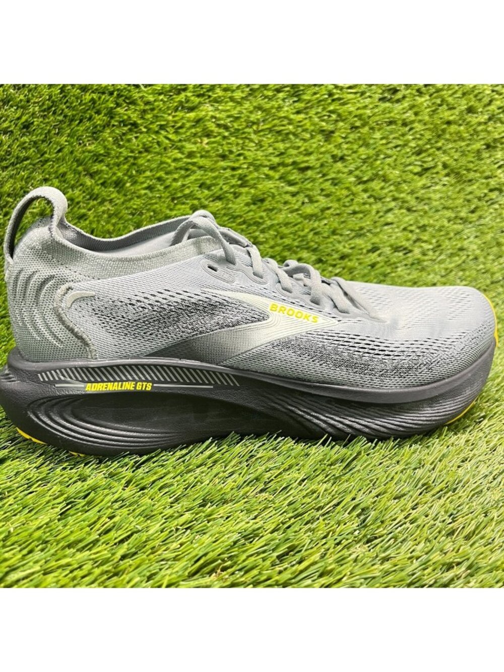 Brook Adrenaline GTS 25 Mens Size 9 Gray Black Athletic Running Shoes Sneakers